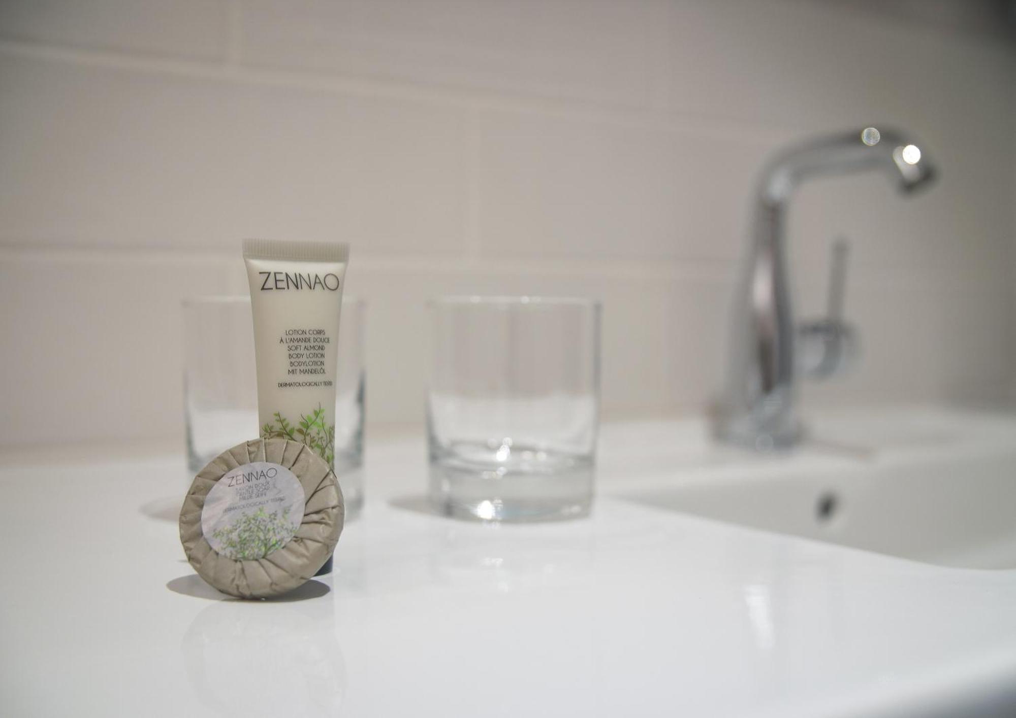 Le Magic Hotel & Spa Vitre  Bagian luar foto