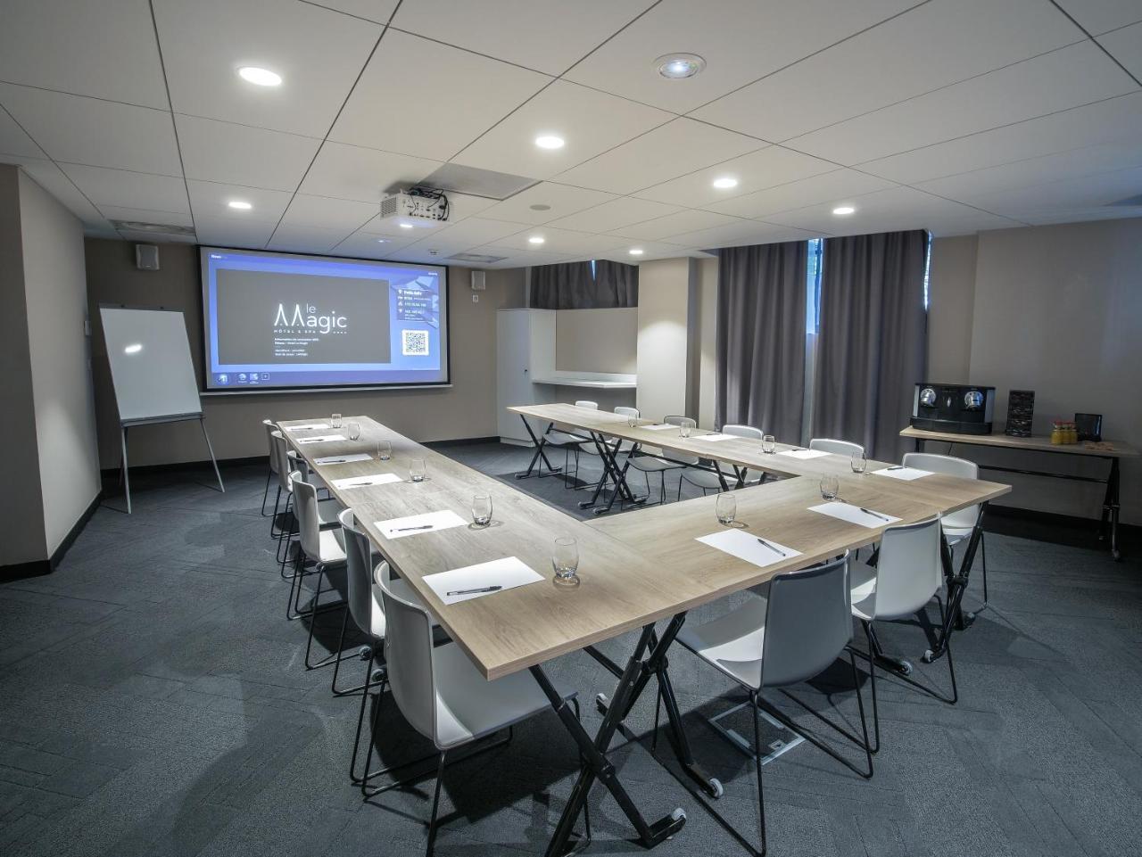 Le Magic Hotel & Spa Vitre  Bagian luar foto
